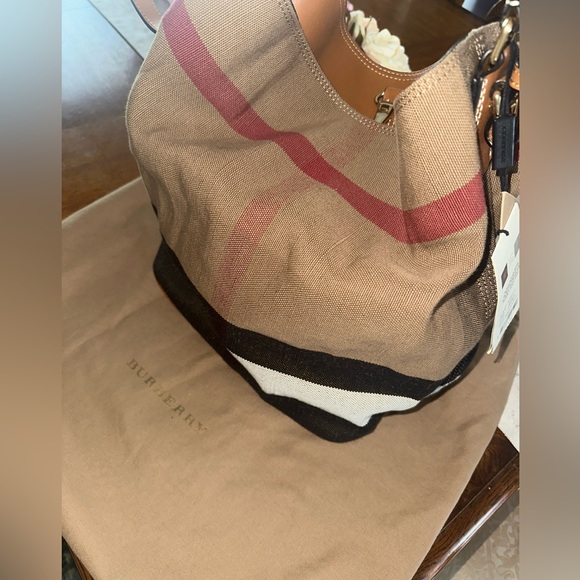 Burberry handbag brand new - Picture 3 of 8